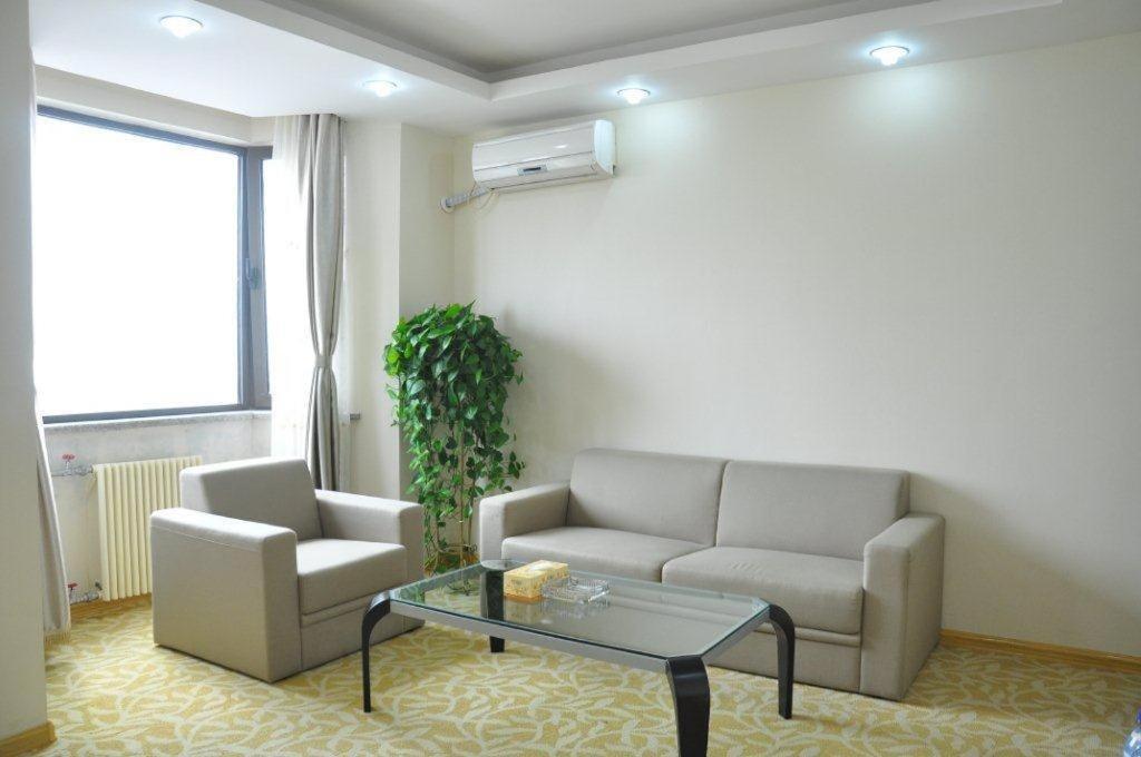 Super 8 Hotel Qingdao Railway Station Gui Zhou Road Exterior photo